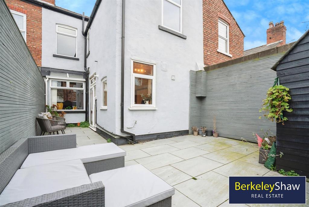 Rear yard (2)