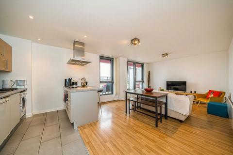 2 bedroom flat to rent, Warton Road, London E15