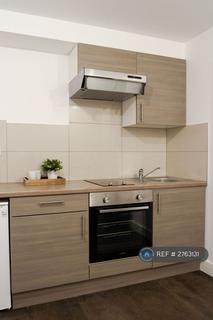 Studio to rent, Hanover House, London, NW2
