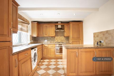3 bedroom terraced house to rent, Scott Gardens, Hounslow, TW5