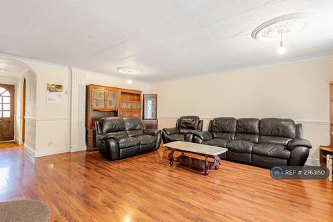 3 bedroom terraced house to rent, Scott Gardens, Hounslow, TW5