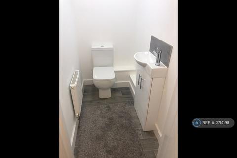 3 bedroom terraced house to rent, Heathbury Gardens, Halifax, HX5