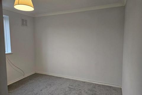 2 bedroom flat to rent, Marnham Crescent, Greenford, UB6 9ST