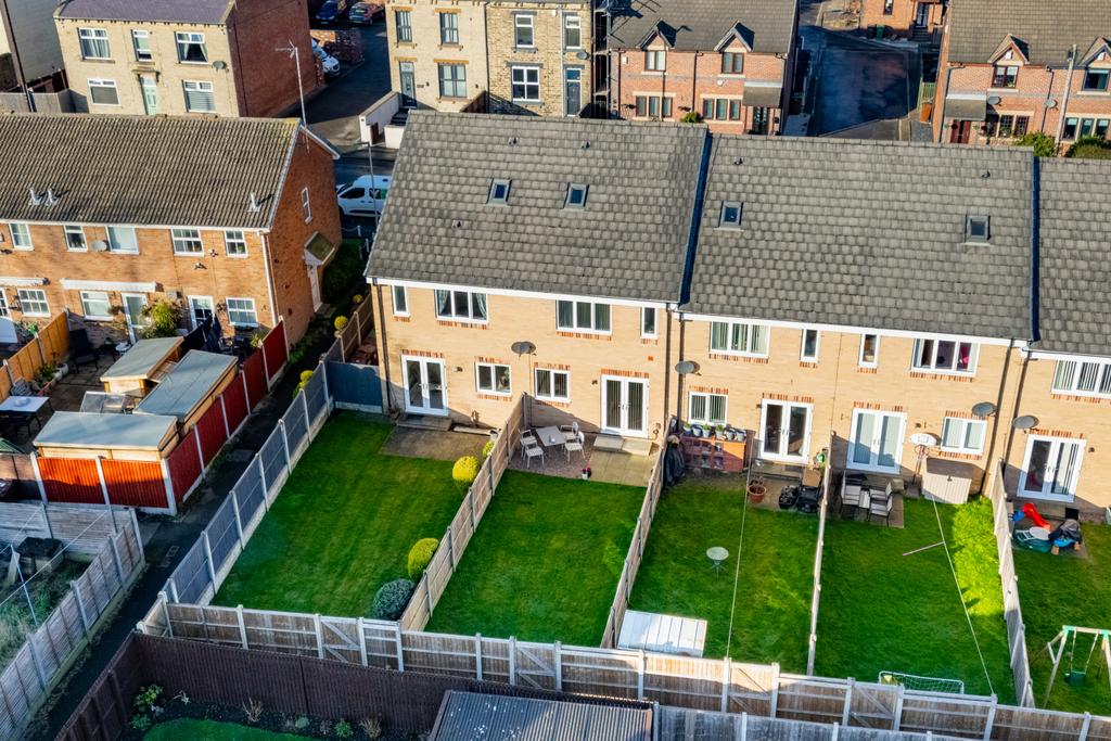4 Bedroom Town House for Sale