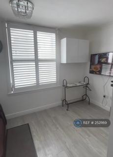 1 bedroom flat to rent, Queen Street, Ramsgate, CT11