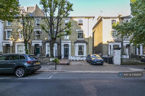 3 bedroom flat to rent, Hammersmith Grove, London, W6