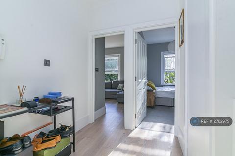 3 bedroom flat to rent, Hammersmith Grove, London, W6