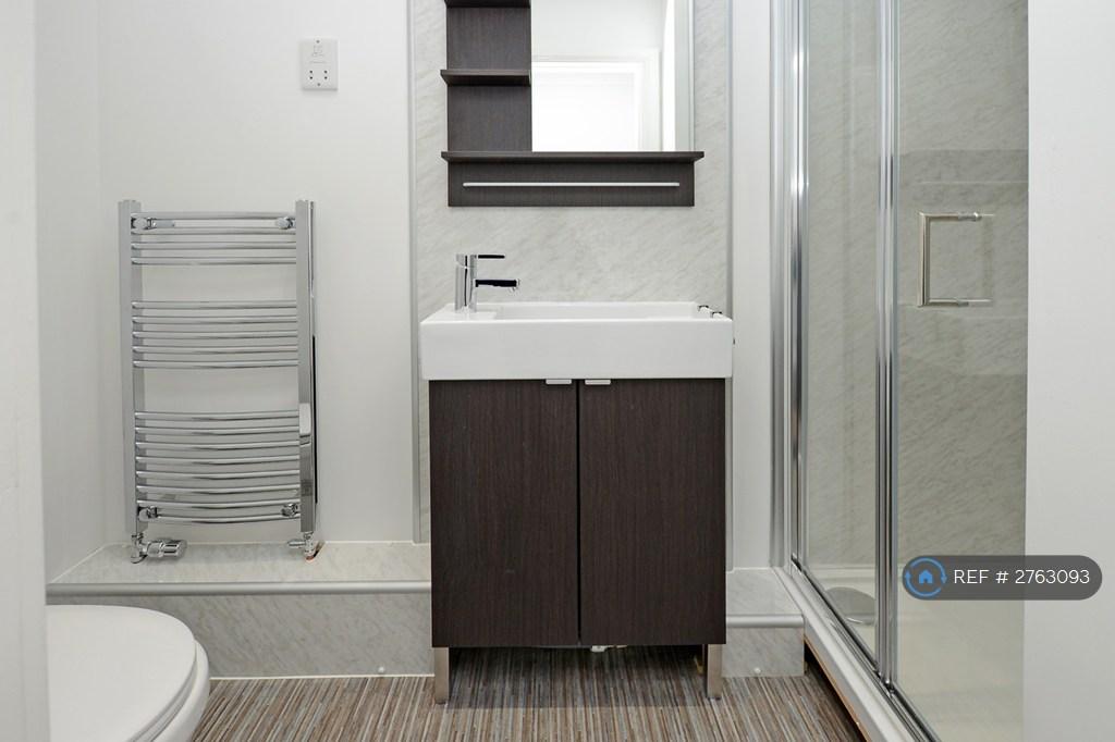 Clean Bathroom With Quality Shower