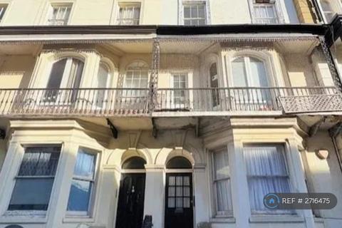 2 bedroom flat to rent, Augusta Road, Ramsgate, CT11