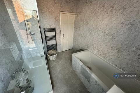 2 bedroom terraced house to rent, Maybank Road, Birkenhead, CH42