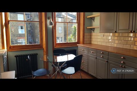 2 bedroom flat to rent, St. Ann's Road, London, N15