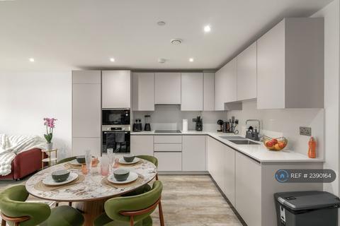 2 bedroom flat to rent, High Road, London, NW10