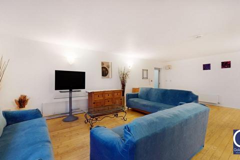 2 bedroom apartment to rent, Albert Road, London, E16