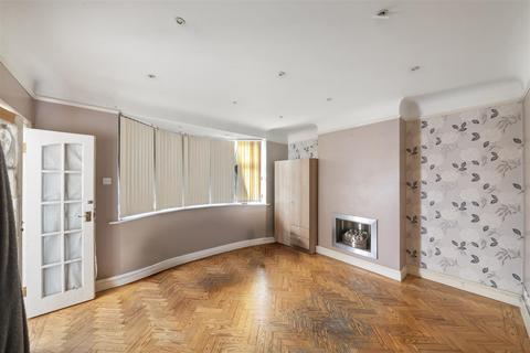 3 bedroom semi-detached house for sale, Shelley Crescent, Hounslow