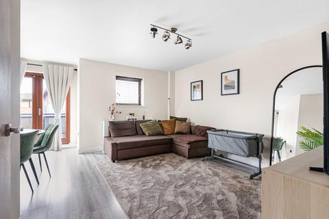 2 bedroom apartment for sale, Clarke Close, Croydon, CR0