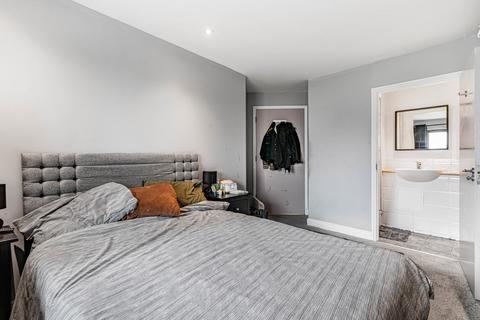 2 bedroom apartment for sale, Clarke Close, Croydon, CR0