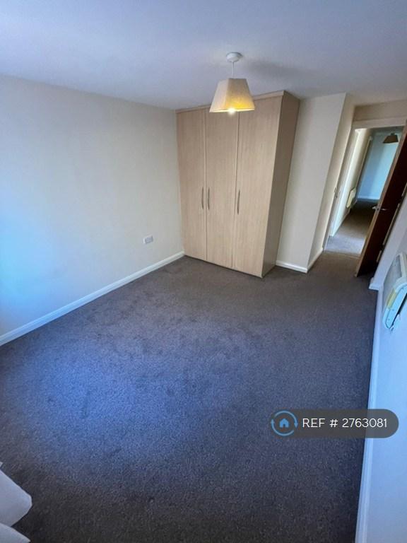Bedroom 2 (Fitted Robes)