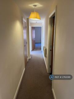 2 bedroom flat to rent, Commercial Street, Morley, LS27