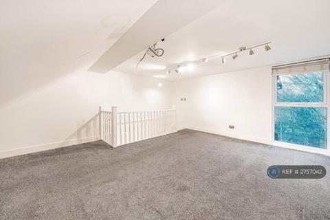 2 bedroom flat to rent, Elsinore Road, Forest Hill, SE23
