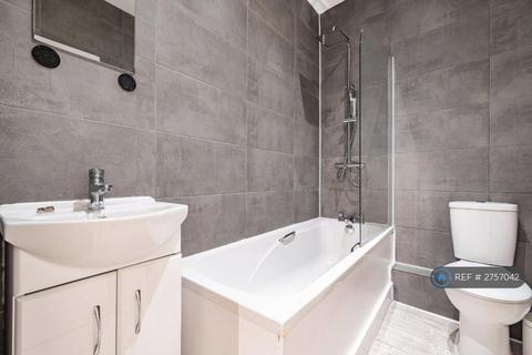 2 bedroom flat to rent, Elsinore Road, Forest Hill, SE23