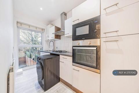 2 bedroom flat to rent, Elsinore Road, Forest Hill, SE23