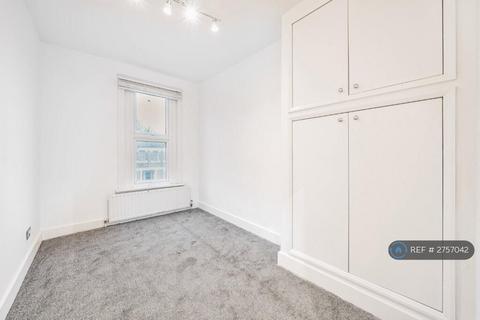 2 bedroom flat to rent, Elsinore Road, Forest Hill, SE23