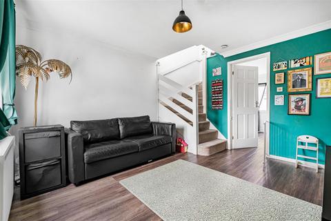 2 bedroom terraced house for sale, Langtons Meadow, Farnham Common