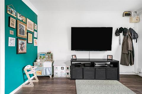 2 bedroom terraced house for sale, Langtons Meadow, Farnham Common