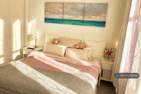 1 bedroom flat to rent, Hulton Street, Salford, M5