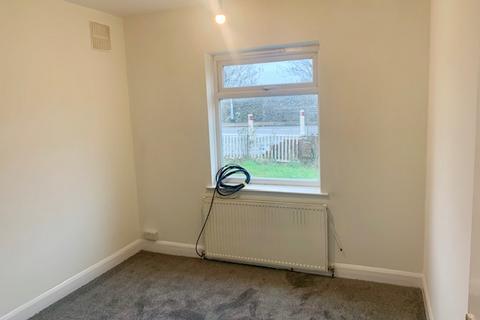 2 bedroom flat to rent, Northfleet, Gravesend DA11