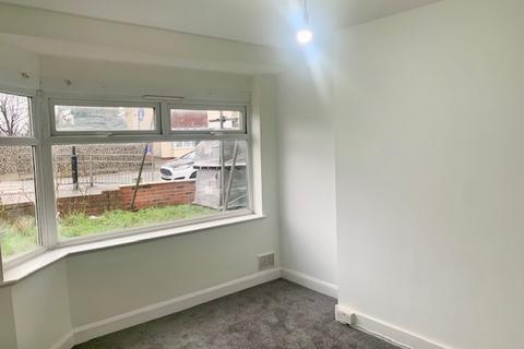 2 bedroom flat to rent, Northfleet, Gravesend DA11