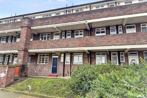2 bedroom flat to rent, Burnt Ash Hill, London, SE12