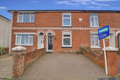 3 bedroom terraced house for sale, Church Road, Woolston