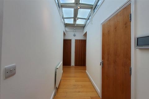 2 bedroom apartment to rent, The Broadway, Stanmore, HA7