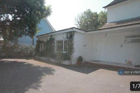 2 bedroom flat to rent, Annex  Sandbanks Road, Poole, BH14