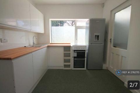 2 bedroom flat to rent, Annex  Sandbanks Road, Poole, BH14