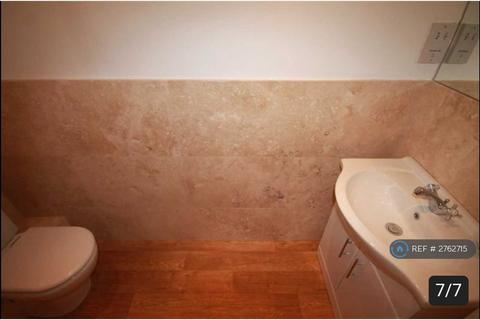 2 bedroom flat to rent, Annex  Sandbanks Road, Poole, BH14