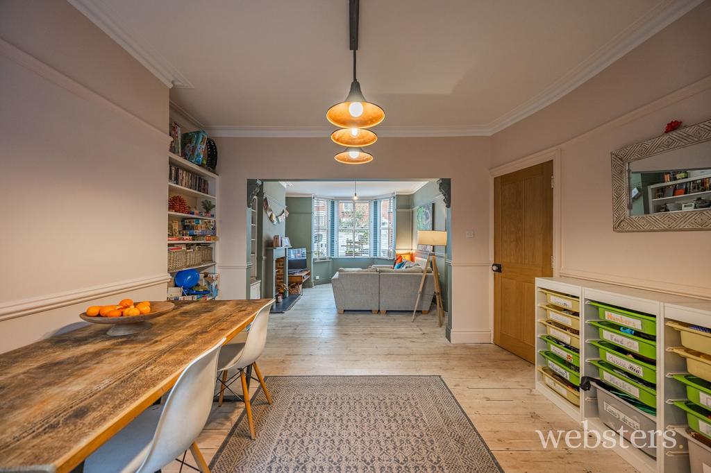 Sitting / Dining Room