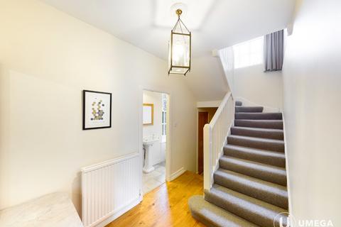 3 bedroom apartment to rent, St Leonards Lane, Newington, Edinburgh, EH8