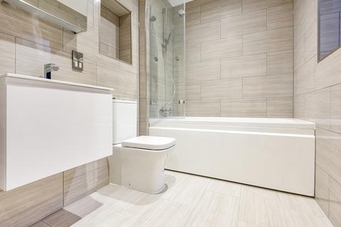 3 bedroom house to rent, Thorncliffe Road, Brixton, London, SW2