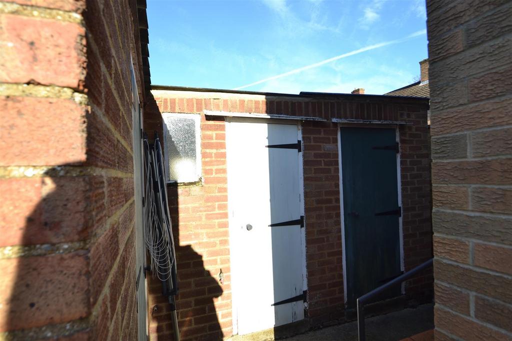 Brick built shed.JPG
