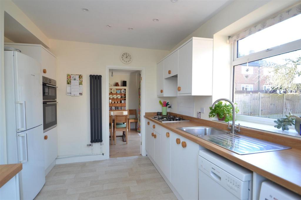 Kitchen b.JPG