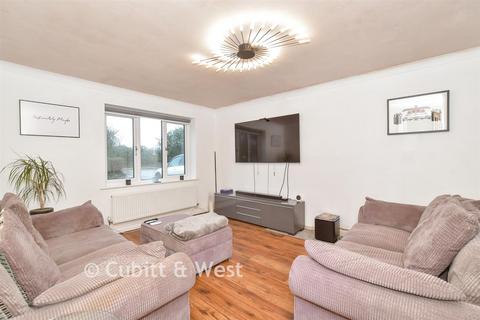 4 bedroom detached house for sale, Holdenby Court, Portsmouth, Hampshire