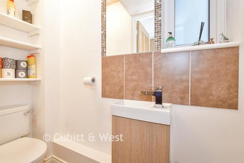 4 bedroom detached house for sale, Holdenby Court, Portsmouth, Hampshire