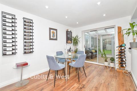 4 bedroom detached house for sale, Holdenby Court, Portsmouth, Hampshire