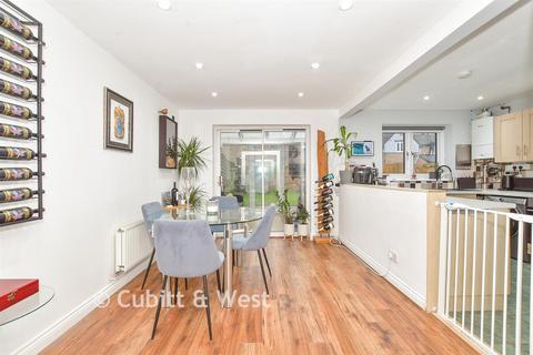 4 bedroom detached house for sale, Holdenby Court, Portsmouth, Hampshire