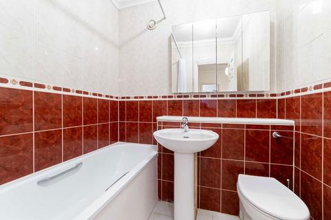 2 bedroom flat to rent, Cedar Lodge, London NW2
