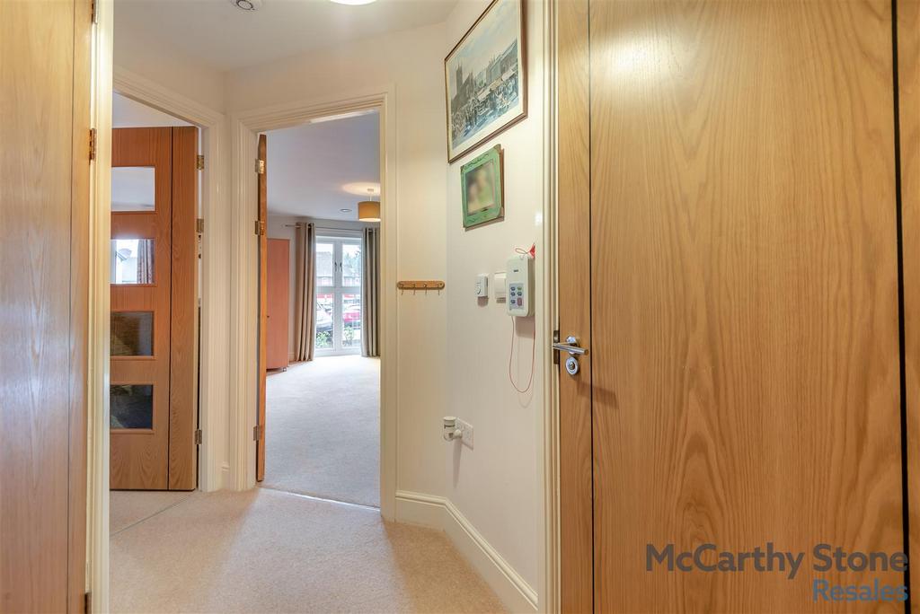 8674398-interior06.jpg