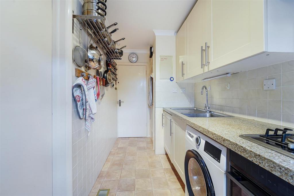 MAYBURY CLOSE, 9  (10).jpg