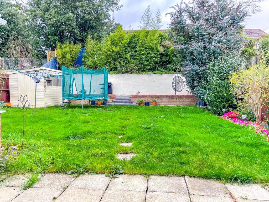 7 rimbury garden